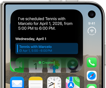 閉じた状態のiPhone Duo。アウターディスプレイに、カレンダーのアップデートを知らせるSiri AIの通知が表示されている