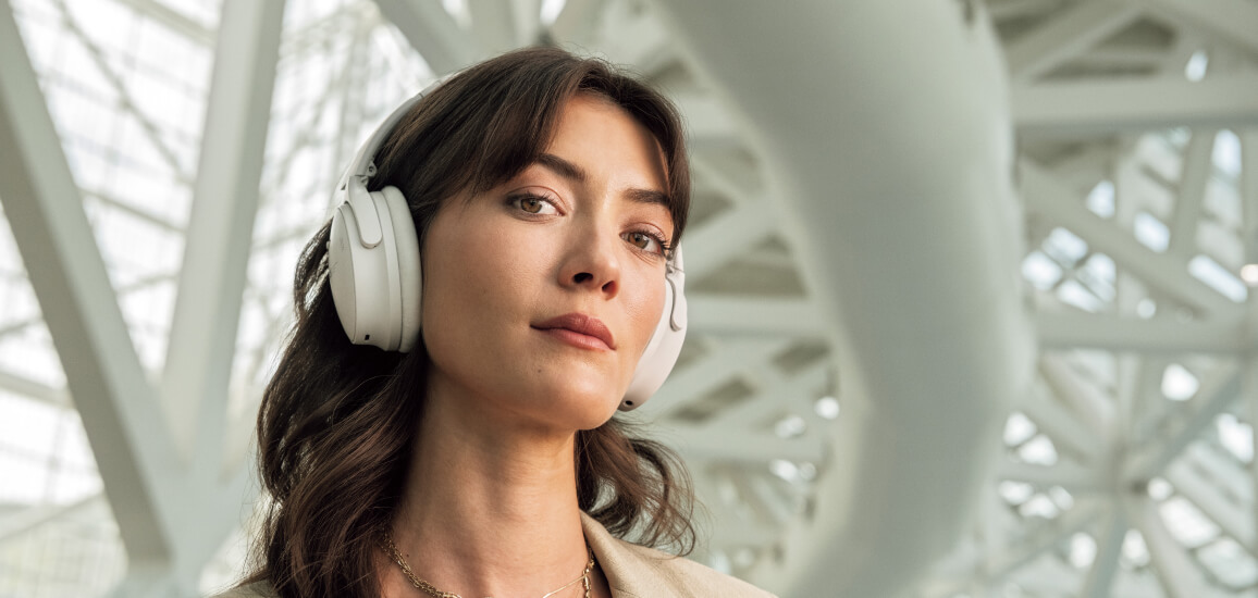 BOSE ワイヤレスヘッドホン ノイズキャンセリング対応 リモコン・マイク対応 ブラック QuietComfort 45 の通販 |  カテゴリ：オーディオ・ヘッドホン・楽器 | BOSE | Bose 家電通販のコジマネット - 全品代引き手数料無料