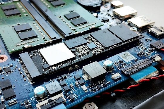 美品NECLaVie N1585/EAL(新品 M.2 NVMeSSD1TB ) 2020年夏モデル LAVIE N15 15.6型ワイド N1585/AAL、N1575