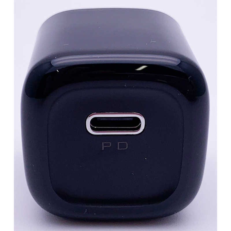オズマ オズマ PD(PowerDelivery) 対応USB-AC充電器 3A 20W (Type-Cポート) ブラック ACC-20PDMBK ACC-20PDMBK