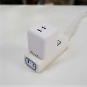 イツワ商事 GAN PD20W×TYPE-C2ポート ACアダプタ 白 ホワイト MAC2304WH イツワ商事 GAN PD20W×TYPE-C2ポート ACアダプタ 白 ホワイト MAC2304WH