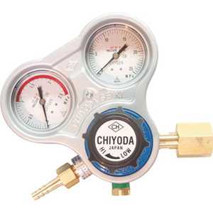 千代田精機 酸素用調整器スタウト(関東式)乾式安全器内蔵型 SROAE 千代田精機 酸素用調整器スタウト(関東式)乾式安全器内蔵型 SROAE