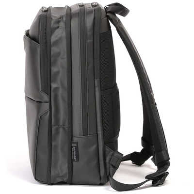 BERMAS 2層式ビジネスリュック バックパック 衣類収納ポケット付 容量