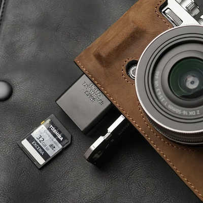 MR.STONE (受注生産) Nikon Zfc 専用本革ボディケース グリップ付