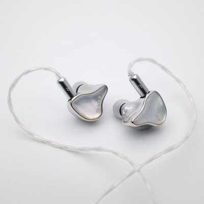 新品未開封HEARTFIELD イヤホン カナル型 新品未開封HEARTFIELD