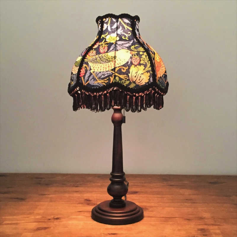 クラシカ クラシカ インテリア テーブルランプ(いちご泥棒･あお) William Morris lamps ADS002STRB ADS002STRB