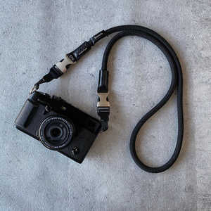 SMOKEYSUNDAY YOSEMITE CAMERA STRAP PRO / Mad Black / 126cm YOSEMITE STRAP YCSP-5000-1 SMOKEYSUNDAY YOSEMITE CAMERA STRAP PRO / Mad Black / 126cm YOSEMITE STRAP YCSP-5000-1