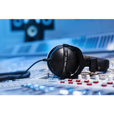 BEYERDYNAMIC レコーディング向け密閉型モニターヘッドホン 250Ω DT 