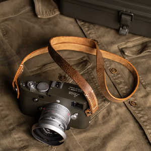 WOTANCRAFT ネックストラップ ストレートカット (CURA真鍮製2重リング)フルレザー 006 125cm ブラウン NESTCU125006 WOTANCRAFT ネックストラップ ストレートカット (CURA真鍮製2重リング)フルレザー 006 125cm ブラウン NESTCU125006