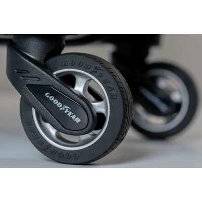 REGENTSQUARE ストーム グッドイヤーホイール搭載スーツケース