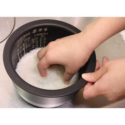 三菱 MITSUBISHI 炊飯器 3.5合 本炭釜 IH 赤紅玉 あかこうぎょく NJ