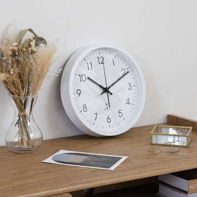 不二貿易 電波掛時計 シンプル 25cm ［電波自動受信機能有］ ホワイト