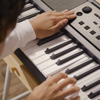 ヤマハ YAMAHA ポータブル 電子キーボード ［61鍵盤］ PSR-E383