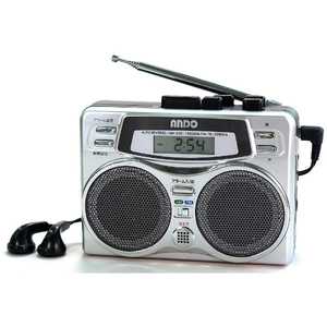 ＜コジマ＞ ANDO FM/AM/SW(短波) ポータブルラジオ ホワイト S18929D