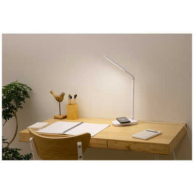新品未使用 アイリスオーヤマ LEDデスクライト Qi充電 ウッド アイリスオーヤマ IRIS OHYAMA LEDデスクライトQi充電シリーズ 平置き