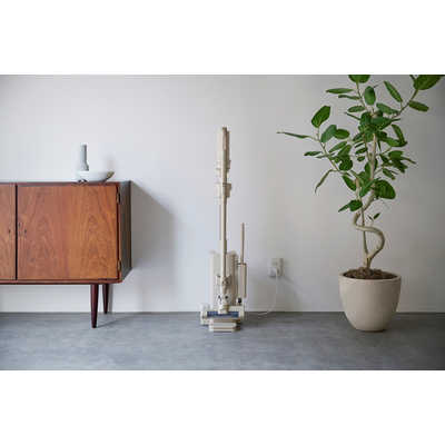 アイリスオーヤマ 充電式スティッククリーナー ゴミ回収ドック付き ゴミ回収ドックは約A4サイズのコンパクトさを実現 「ゴミ回収