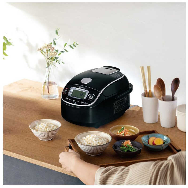 象印マホービン　ZOJIRUSHI 象印マホービン　ZOJIRUSHI 炊飯器 3合 極め炊き 圧力IH ブラック NP-RT05-BA NP-RT05-BA
