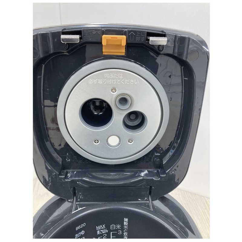 象印マホービン　ZOJIRUSHI 象印マホービン　ZOJIRUSHI 炊飯器 3合 極め炊き 圧力IH ブラック NP-RT05-BA NP-RT05-BA