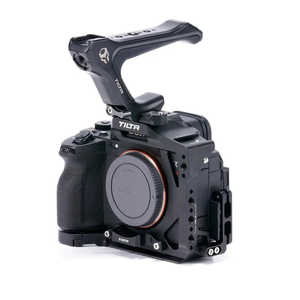 TILTA Sony a7R V Half Cage Lightweight Kit - Black TAT46AB TILTA Sony a7R V Half Cage Lightweight Kit - Black TAT46AB
